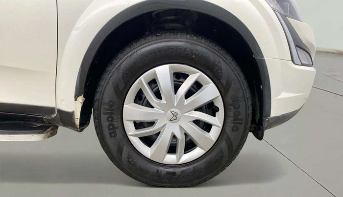 2019 Mahindra XUV500 W9 AT, Diesel, Automatic, 67,770 km, Right Front Wheel