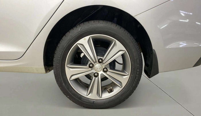 2018 Hyundai Verna 1.6 VTVT SX, Petrol, Manual, 48,869 km, Left Rear Wheel