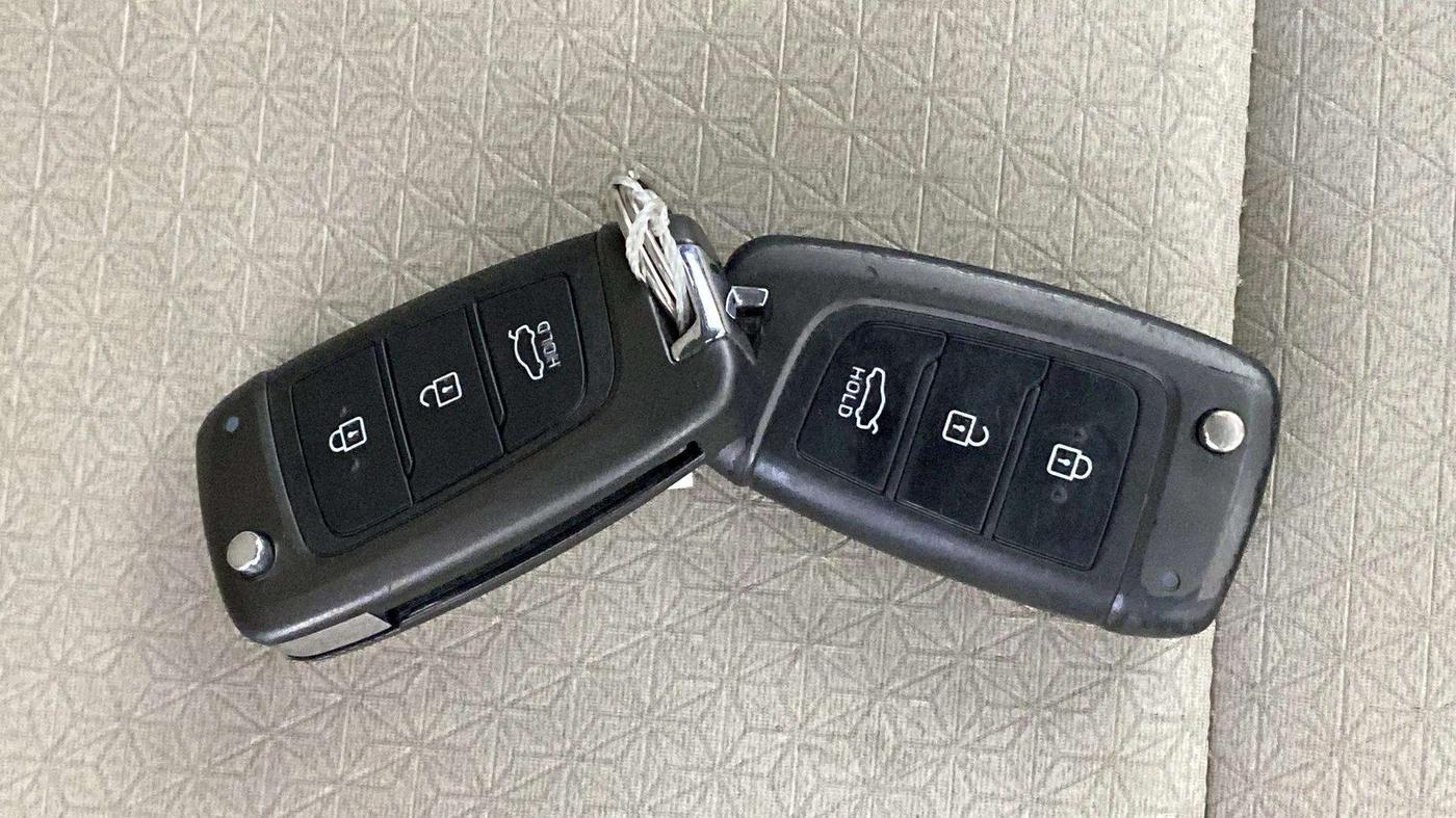 2018 Hyundai Verna 1.6 VTVT SX, Petrol, Manual, 48,869 km, Key Close Up