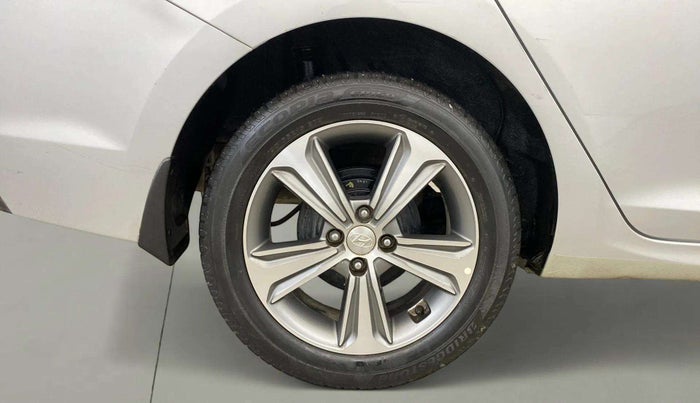 2018 Hyundai Verna 1.6 VTVT SX, Petrol, Manual, 48,869 km, Right Rear Wheel