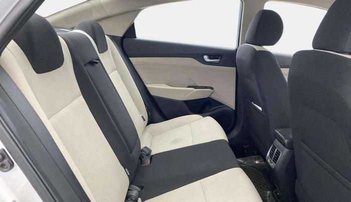 2018 Hyundai Verna 1.6 VTVT SX, Petrol, Manual, 48,869 km, Right Side Rear Door Cabin