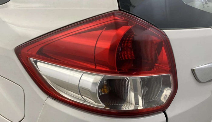 2016 Maruti Ertiga VXI, Petrol, Manual, 74,280 km, Left tail light - < 2 inches,no. = 2