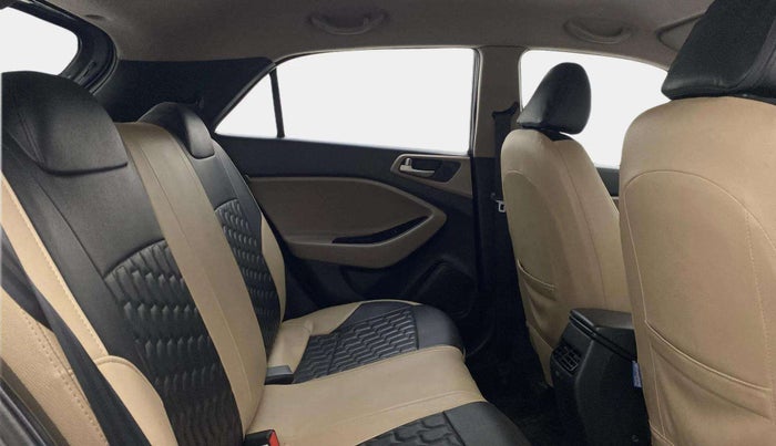 2020 Hyundai Elite i20 SPORTZ PLUS 1.2, Petrol, Manual, 50,413 km, Right Side Rear Door Cabin