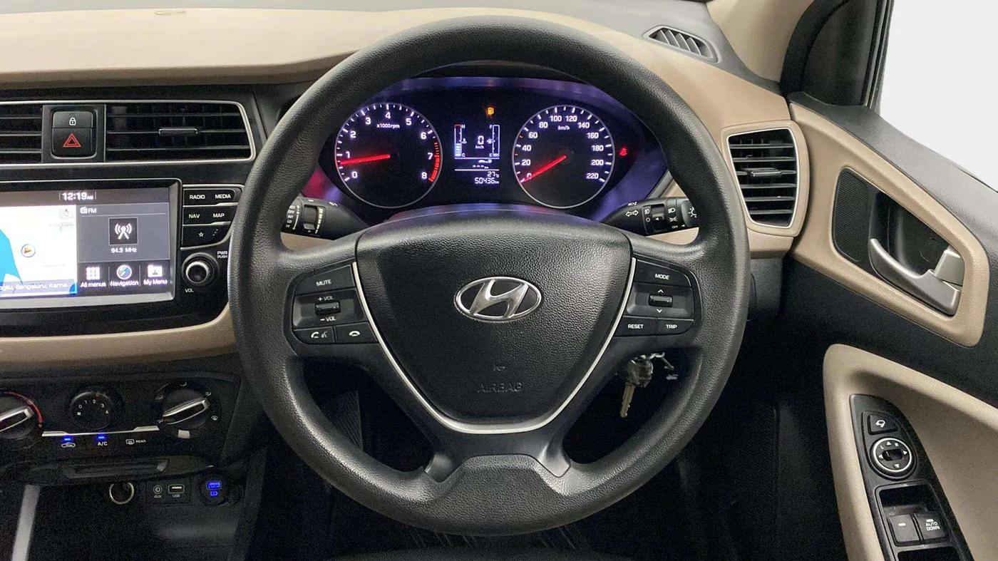 2020 Hyundai Elite i20 SPORTZ PLUS 1.2, Petrol, Manual, 50,413 km, Steering Wheel Close Up