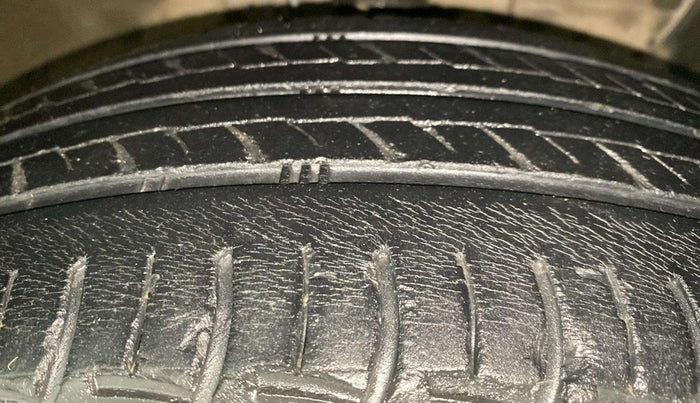 2020 Hyundai Elite i20 SPORTZ PLUS 1.2, Petrol, Manual, 50,413 km, Right Front Tyre Tread
