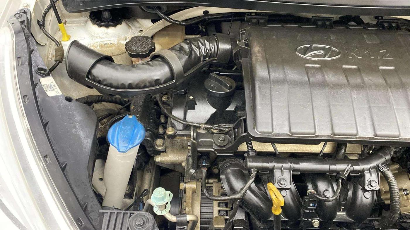 2020 Hyundai Grand i10 SPORTZ 1.2 KAPPA VTVT, Petrol, Manual, 30,765 km, Engine View - Right