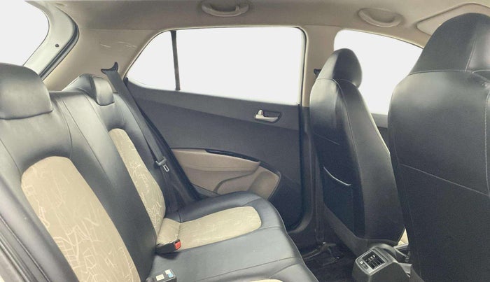 2020 Hyundai Grand i10 SPORTZ 1.2 KAPPA VTVT, Petrol, Manual, 30,765 km, Right Side Rear Door Cabin