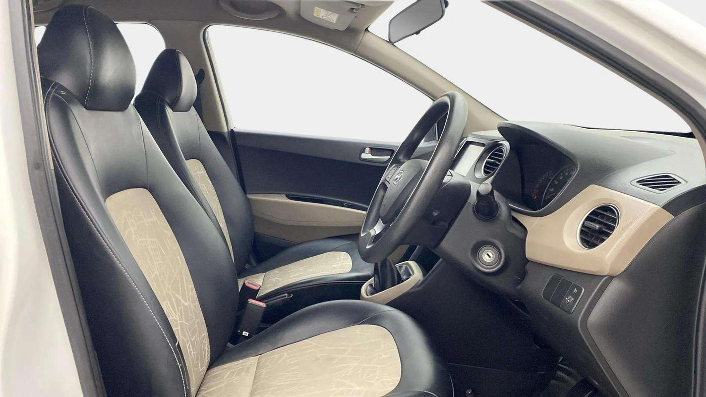 2020 Hyundai Grand i10 SPORTZ 1.2 KAPPA VTVT, Petrol, Manual, 30,765 km, Right Side Front Door Cabin