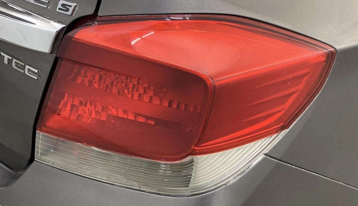 2015 Honda Amaze 1.2L I-VTEC S, Petrol, Manual, 69,089 km, Right tail light - < 2 inches,no. = 2