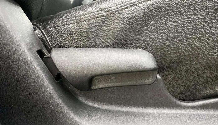 2018 Maruti S Cross SIGMA 1.3, Diesel, Manual, 61,298 km, Driver Side Adjustment Panel