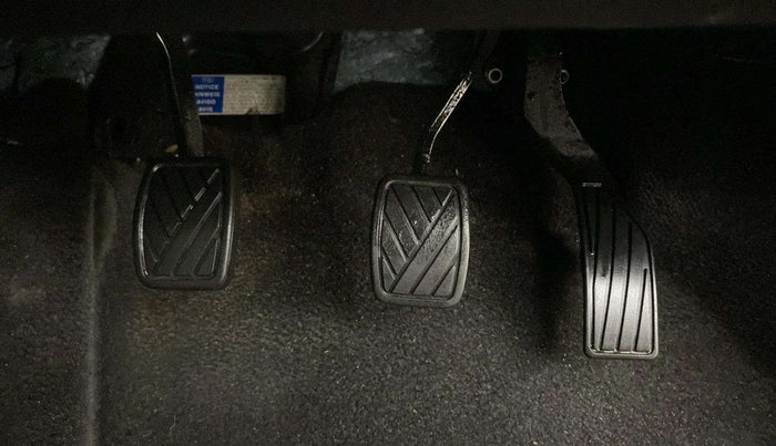 2018 Maruti S Cross SIGMA 1.3, Diesel, Manual, 61,298 km, Pedals