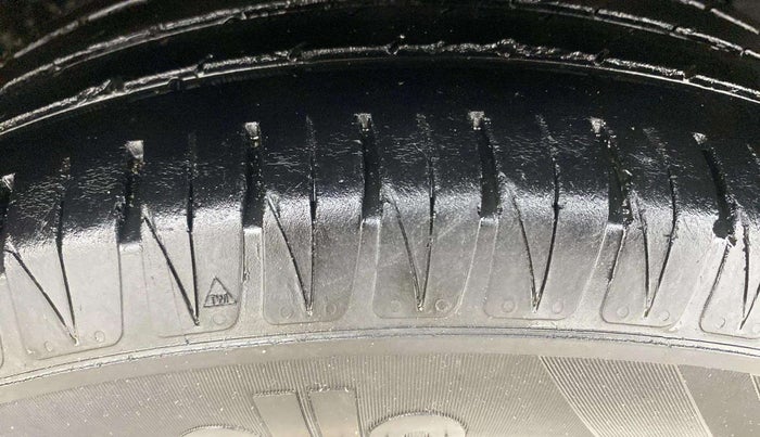 2018 Maruti S Cross SIGMA 1.3, Diesel, Manual, 61,298 km, Right Front Tyre Tread