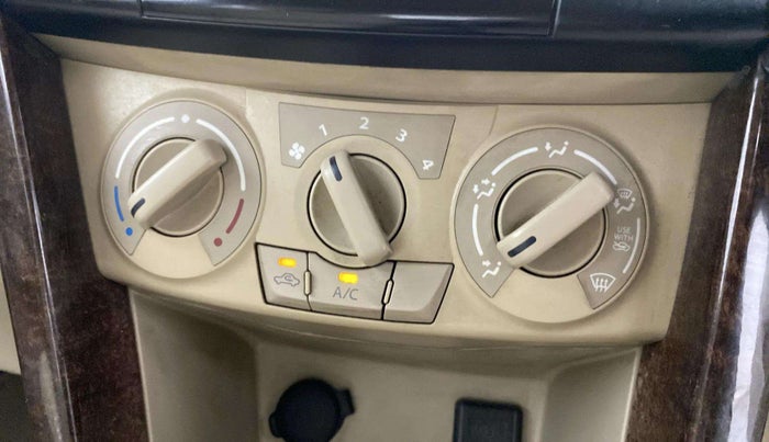 2013 Maruti Swift Dzire VXI, Petrol, Manual, 61,944 km, AC Unit - Car heater not working