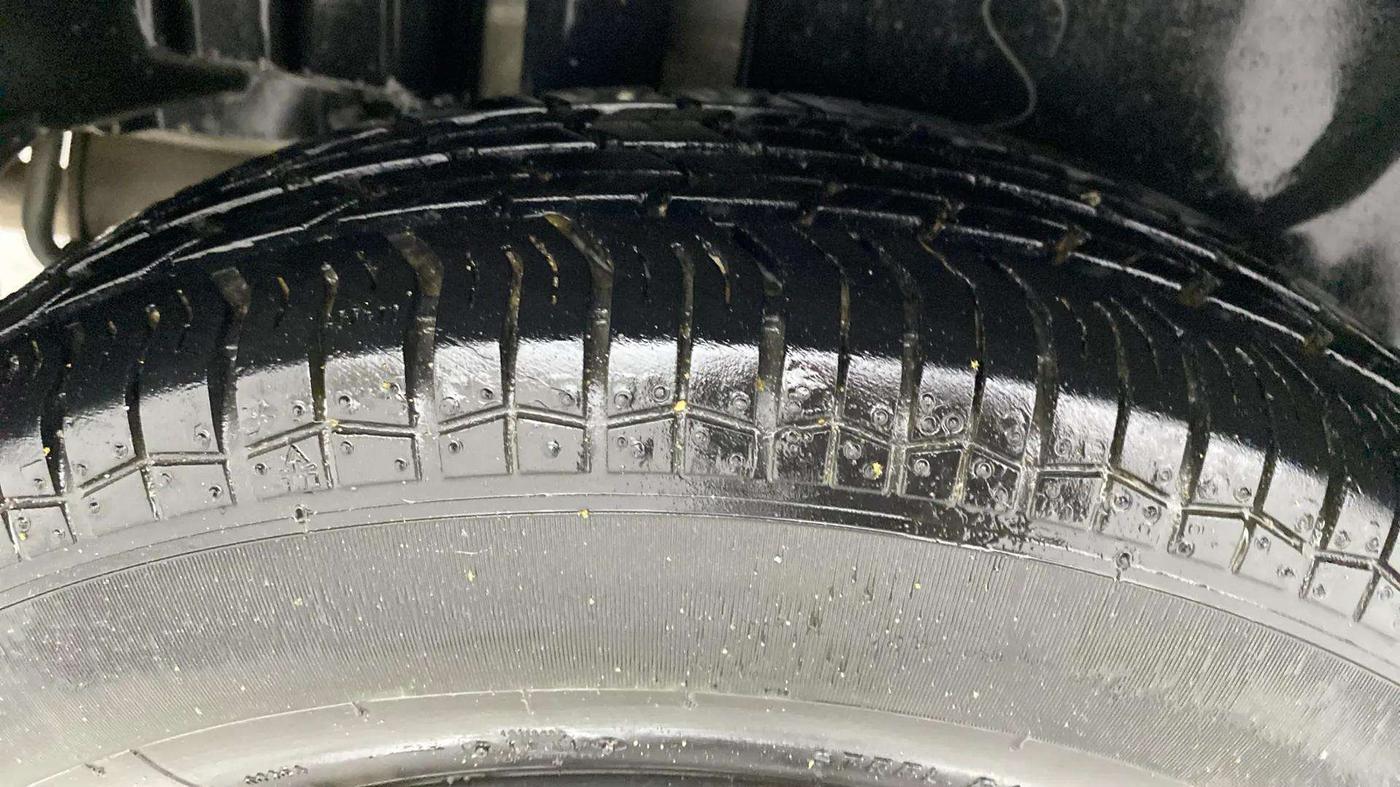 2013 Maruti Swift Dzire VXI, Petrol, Manual, 62,207 km, Right Rear Tyre Tread