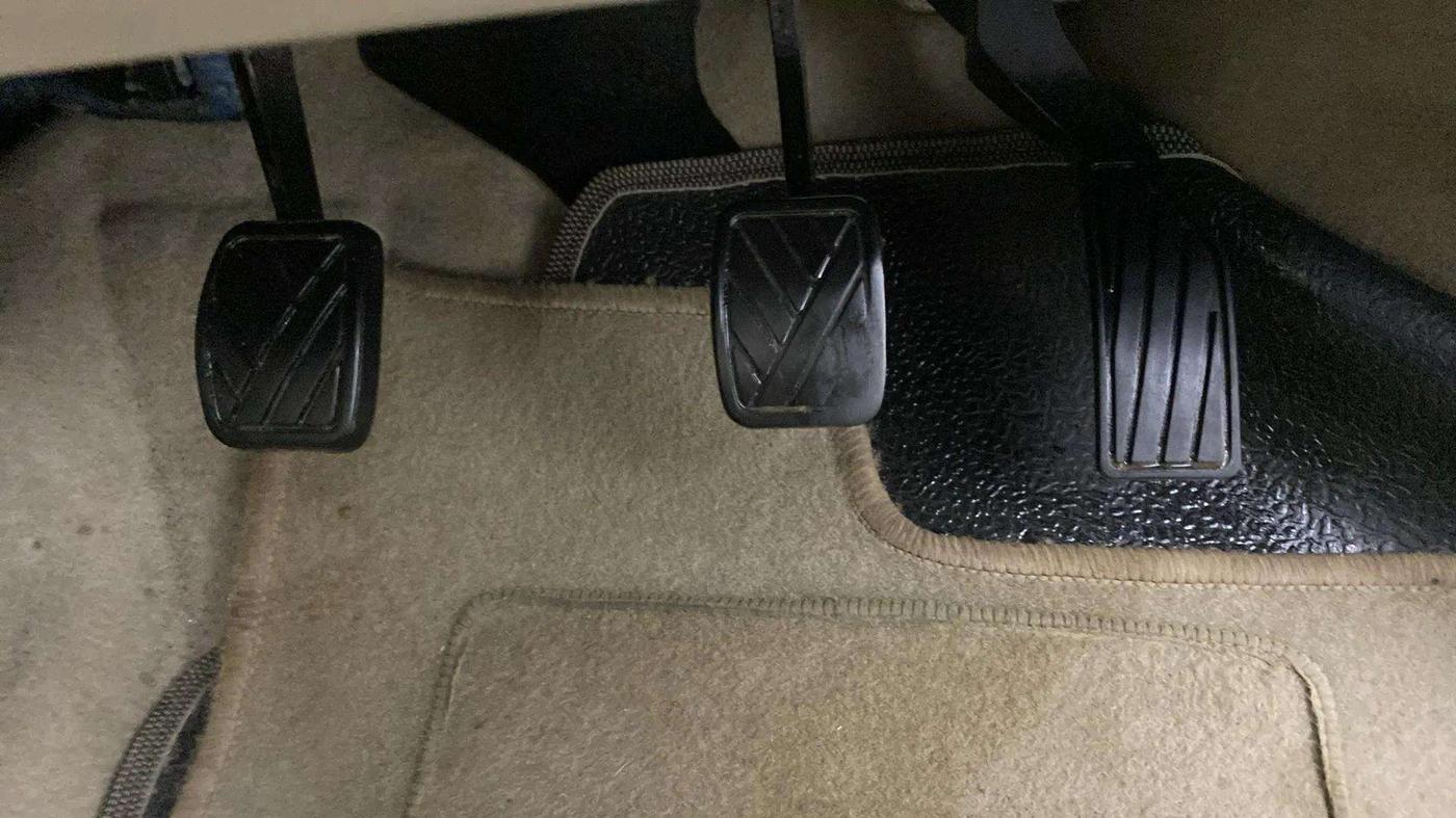 2013 Maruti Swift Dzire VXI, Petrol, Manual, 62,207 km, Pedals