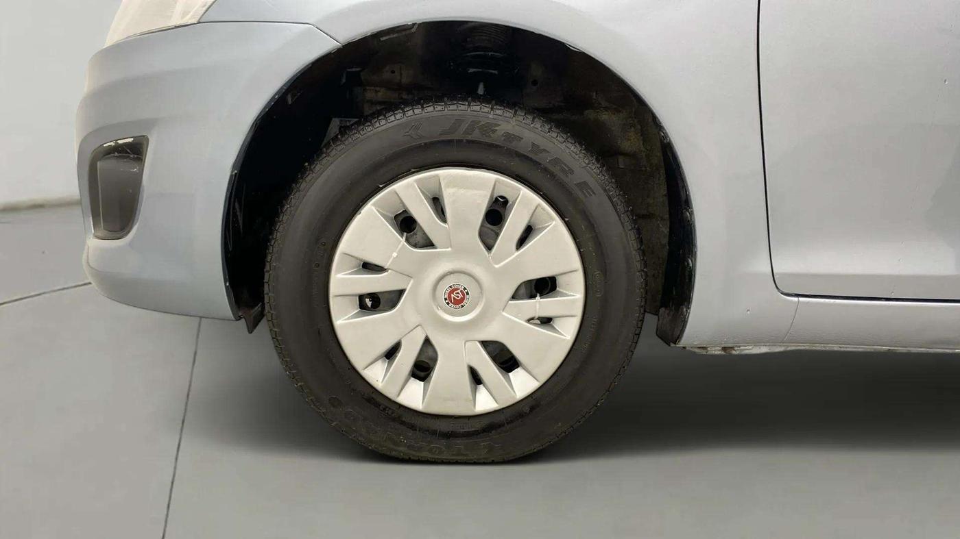 2013 Maruti Swift Dzire VXI, Petrol, Manual, 62,207 km, Left Front Wheel