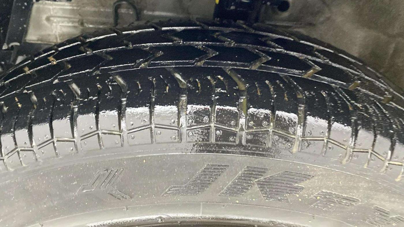 2013 Maruti Swift Dzire VXI, Petrol, Manual, 62,207 km, Left Front Tyre Tread