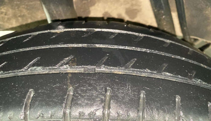 2016 Renault Kwid RXL, Petrol, Manual, 89,778 km, Right Rear Tyre Tread