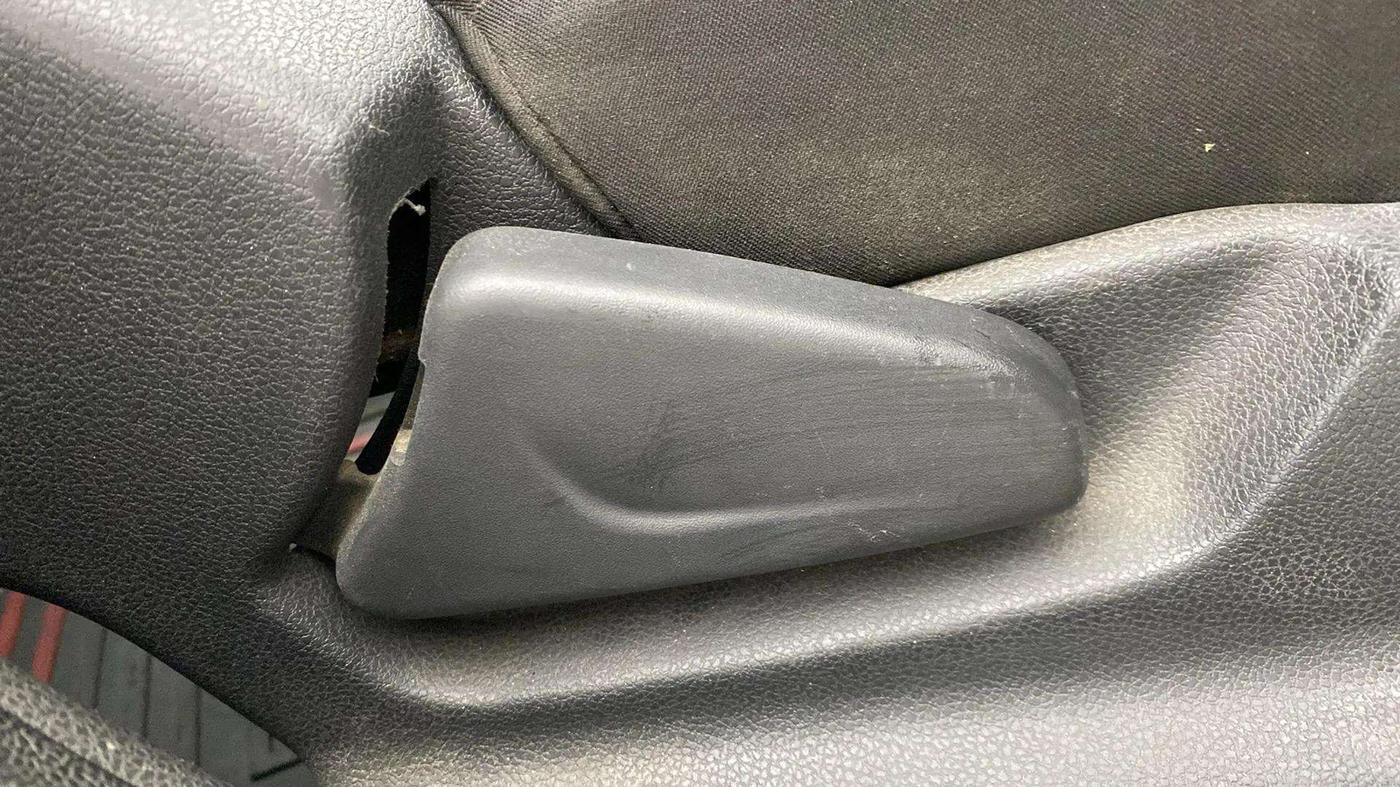 2016 Renault Kwid RXL, Petrol, Manual, 89,998 km, Driver Side Adjustment Panel