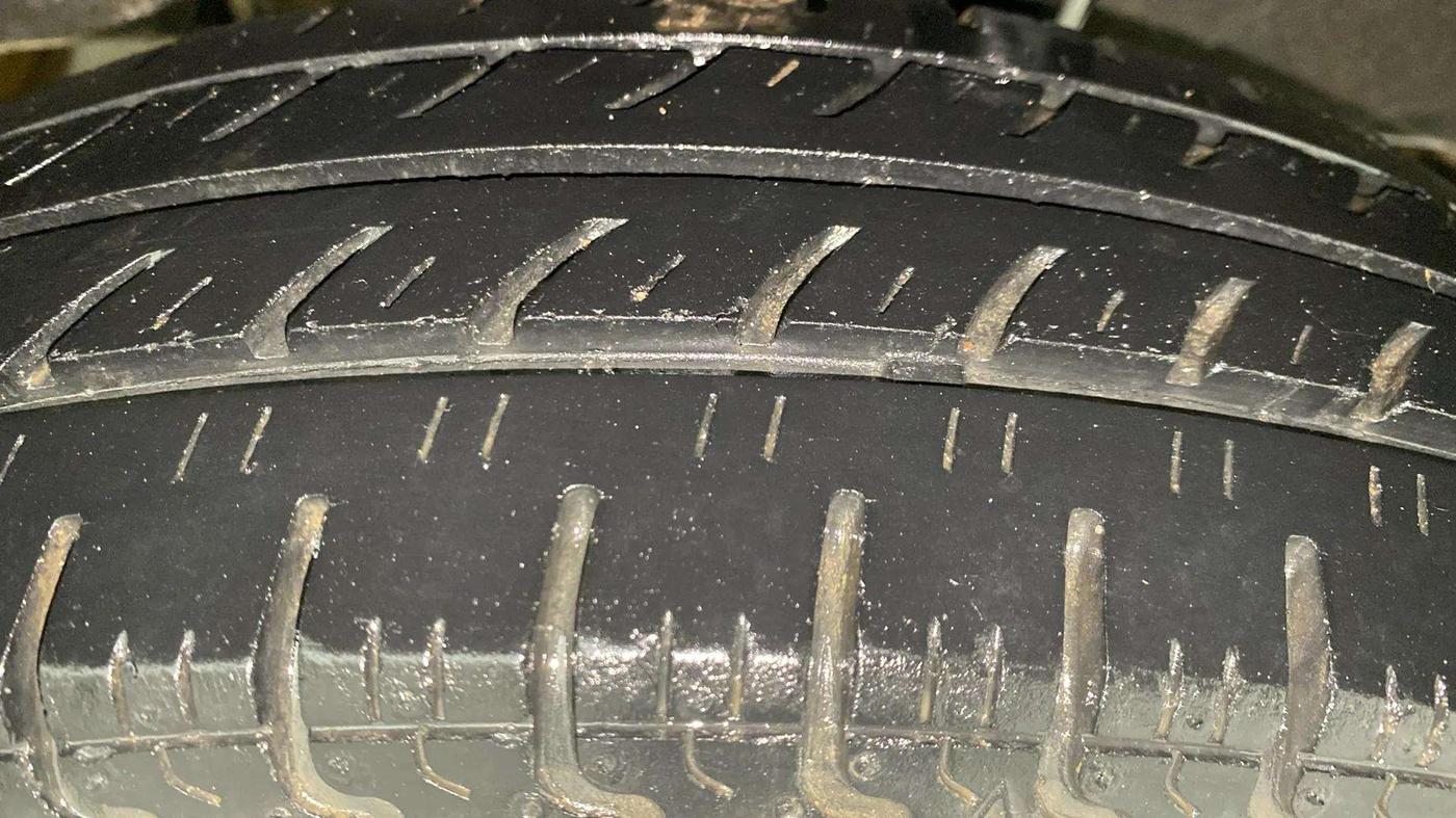 2016 Renault Kwid RXL, Petrol, Manual, 89,998 km, Left Rear Tyre Tread