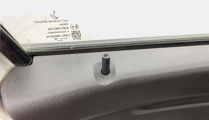 2016 Renault Kwid RXL, Petrol, Manual, 89,778 km, Lock system - Door lock knob has minor damage