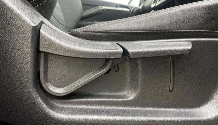2020 KIA SONET HTK PLUS 1.2, Petrol, Manual, 40,064 km, Driver Side Adjustment Panel