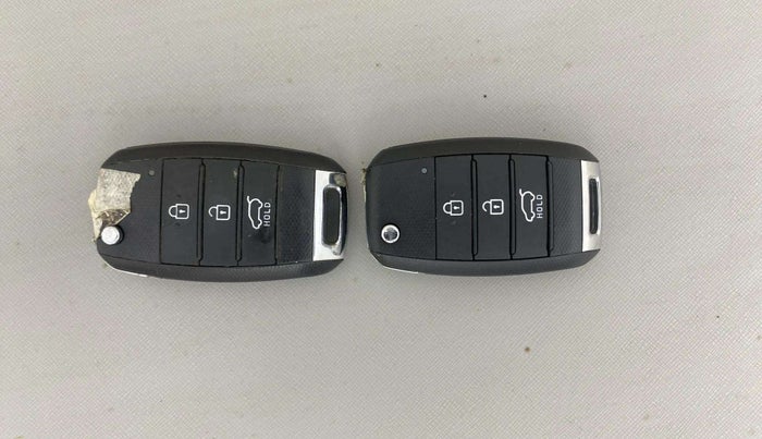 2020 KIA SONET HTK PLUS 1.2, Petrol, Manual, 40,064 km, Key Close Up
