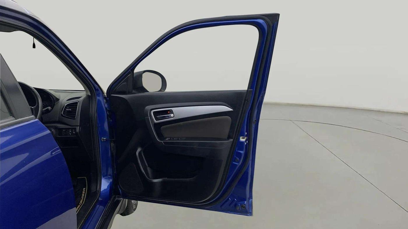 2020 Toyota URBAN CRUISER PREMIUM GRADE MT DUAL TONE, Petrol, Manual, 33,144 km, RHS Front Door