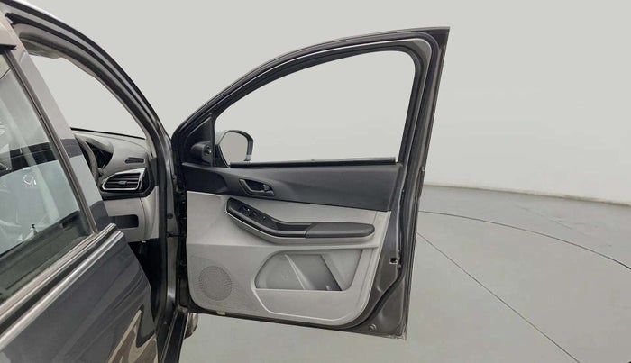 2022 Tata Tiago XT CNG, CNG, Manual, 39,380 km, RHS Front Door