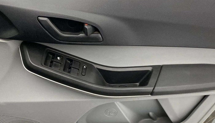 2022 Tata Tiago XT CNG, CNG, Manual, 39,380 km, Driver Side Door Panels Control