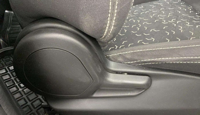 2022 Tata Tiago XT CNG, CNG, Manual, 39,380 km, Driver Side Adjustment Panel
