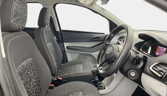 2022 Tata Tiago XT CNG, CNG, Manual, 39,380 km, Right Side Front Door Cabin