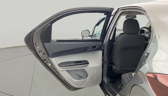 2022 Tata Tiago XT CNG, CNG, Manual, 39,380 km, LHS Rear Door