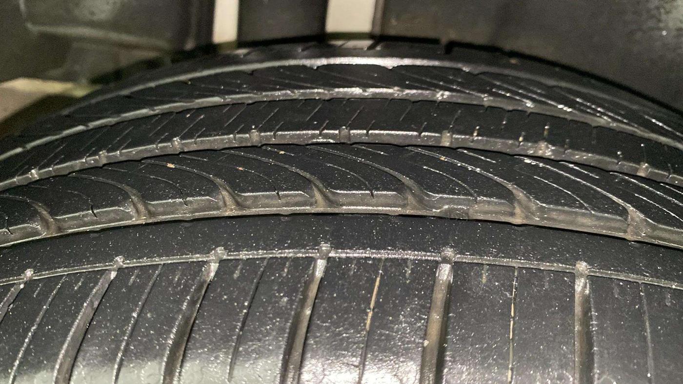 2017 Maruti Ciaz ALPHA  AT 1.4  PETROL, Petrol, Automatic, 23,722 km, Right Rear Tyre Tread