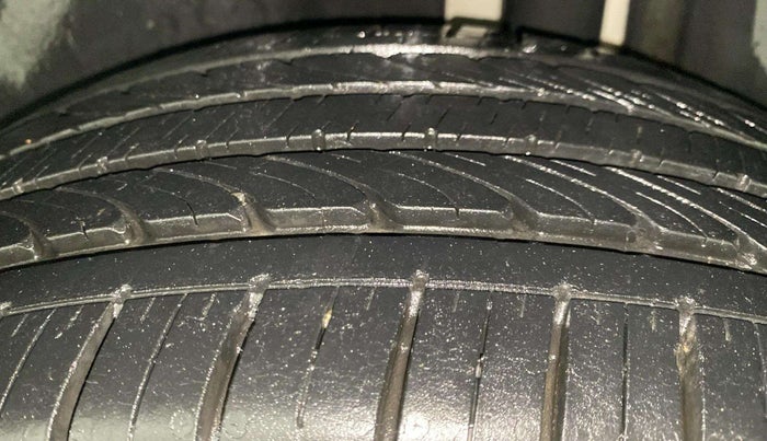 2017 Maruti Ciaz ALPHA  AT 1.4  PETROL, Petrol, Automatic, 23,677 km, Left Rear Tyre Tread