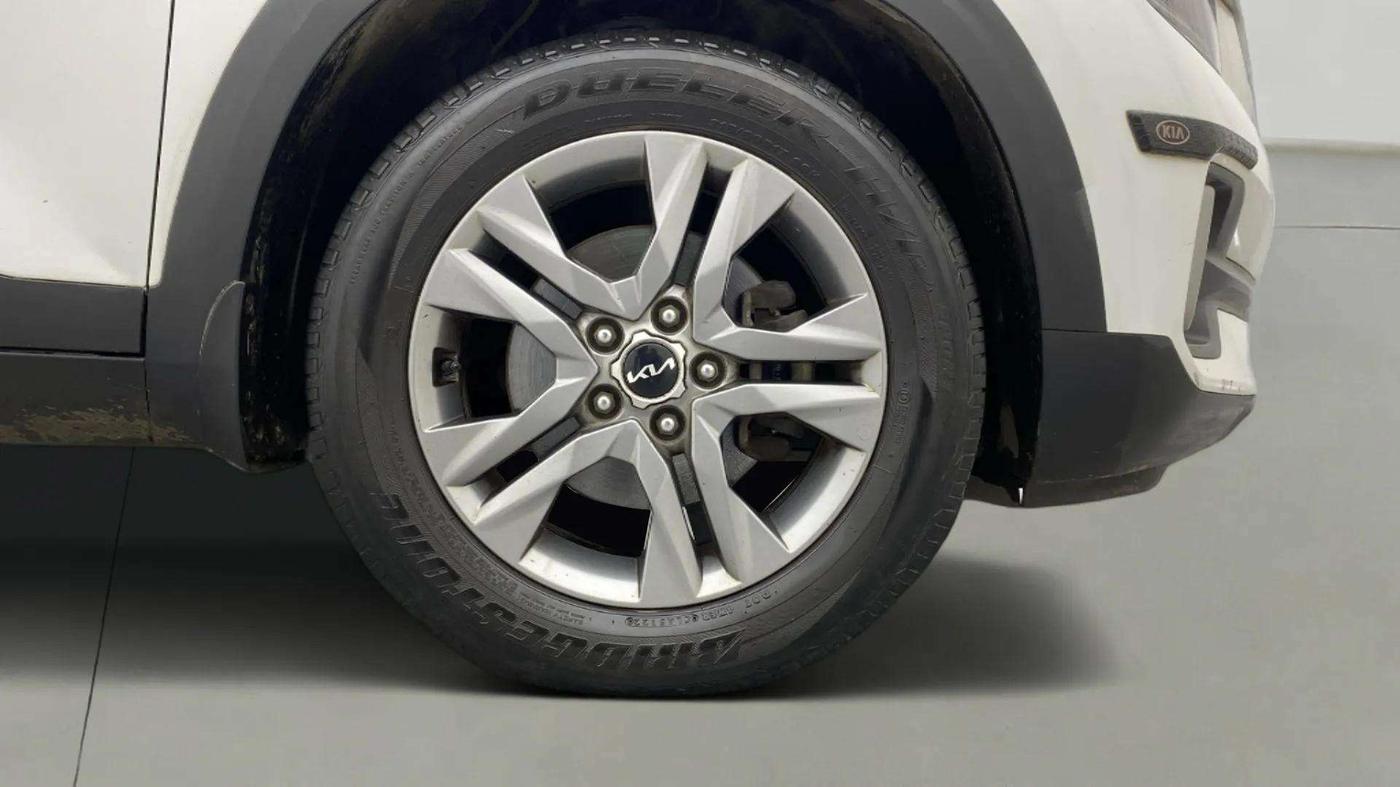 2021 KIA SELTOS HTX IVT 1.5 PETROL, Petrol, Automatic, 99,641 km, Right Front Wheel