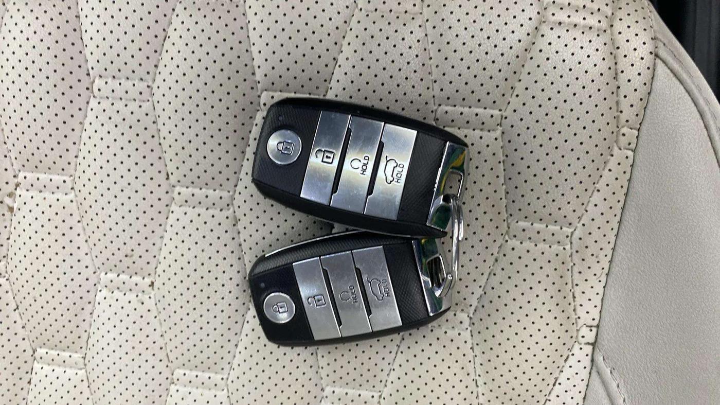 2021 KIA SELTOS HTX IVT 1.5 PETROL, Petrol, Automatic, 99,641 km, Key Close Up