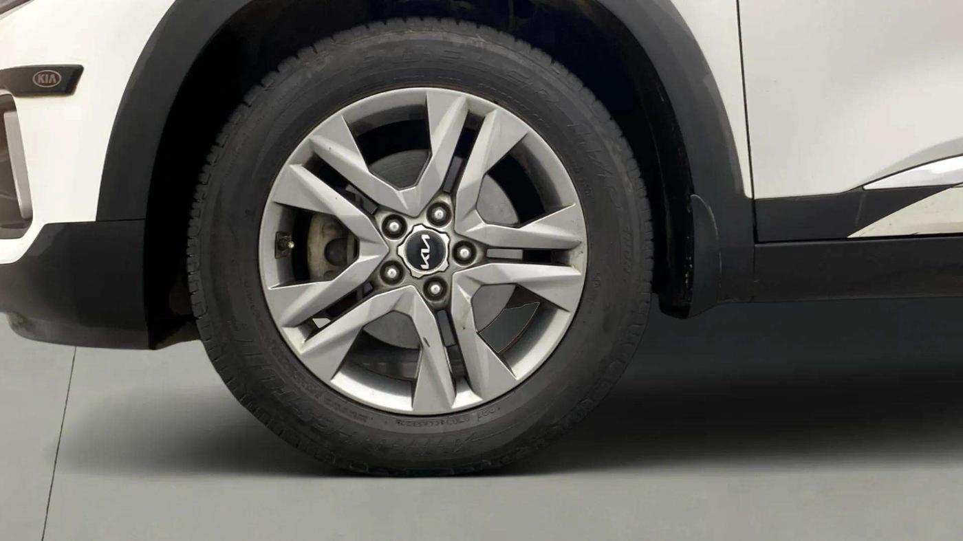 2021 KIA SELTOS HTX IVT 1.5 PETROL, Petrol, Automatic, 99,641 km, Left Front Wheel