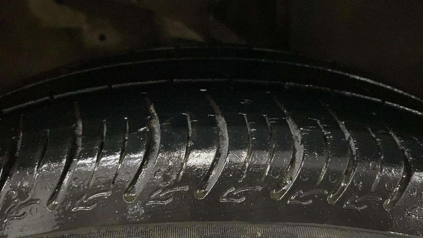 2022 Maruti New Wagon-R ZXI 1.2 AMT, Petrol, Automatic, 7,947 km, Right Front Tyre Tread