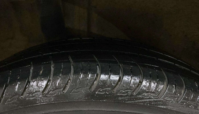 2022 Maruti New Wagon-R ZXI 1.2 AMT, Petrol, Automatic, 7,947 km, Right Rear Tyre Tread