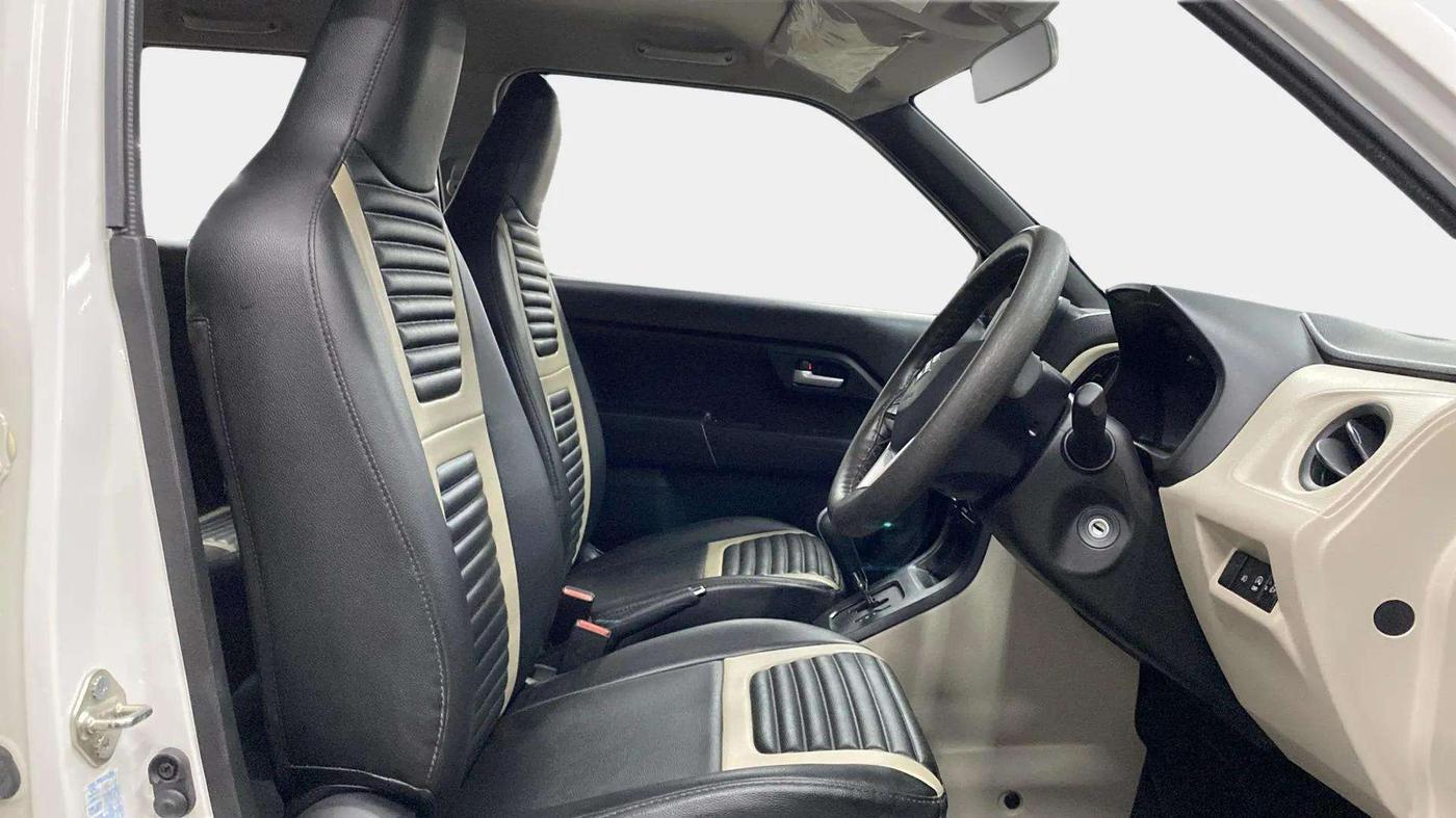 2022 Maruti New Wagon-R ZXI 1.2 AMT, Petrol, Automatic, 7,947 km, Right Side Front Door Cabin
