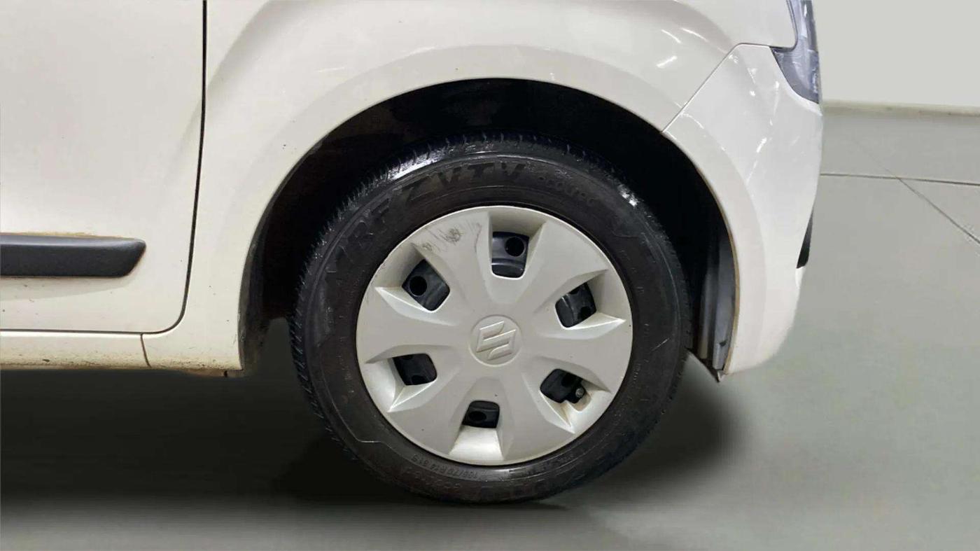 2022 Maruti New Wagon-R ZXI 1.2 AMT, Petrol, Automatic, 7,947 km, Right Front Wheel