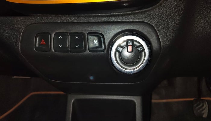 2017 Renault Kwid CLIMBER 1.0 AMT, Petrol, Automatic, 77,865 km, Gear Lever
