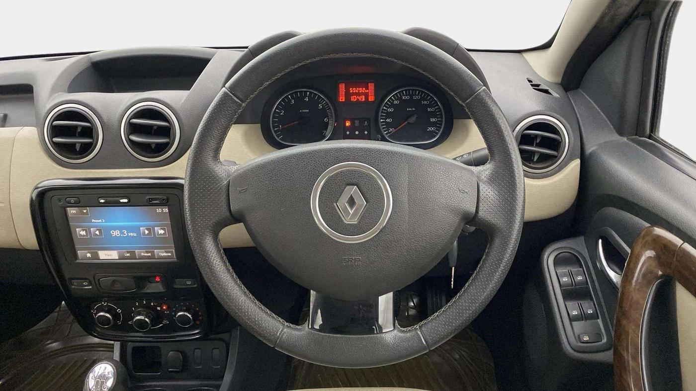 2014 Renault Duster 110 PS RXZ DIESEL, Diesel, Manual, 59,254 km, Steering Wheel Close Up