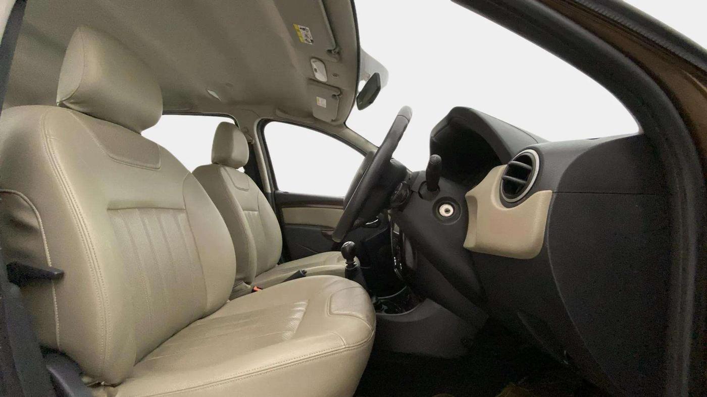 2014 Renault Duster 110 PS RXZ DIESEL, Diesel, Manual, 59,254 km, Right Side Front Door Cabin