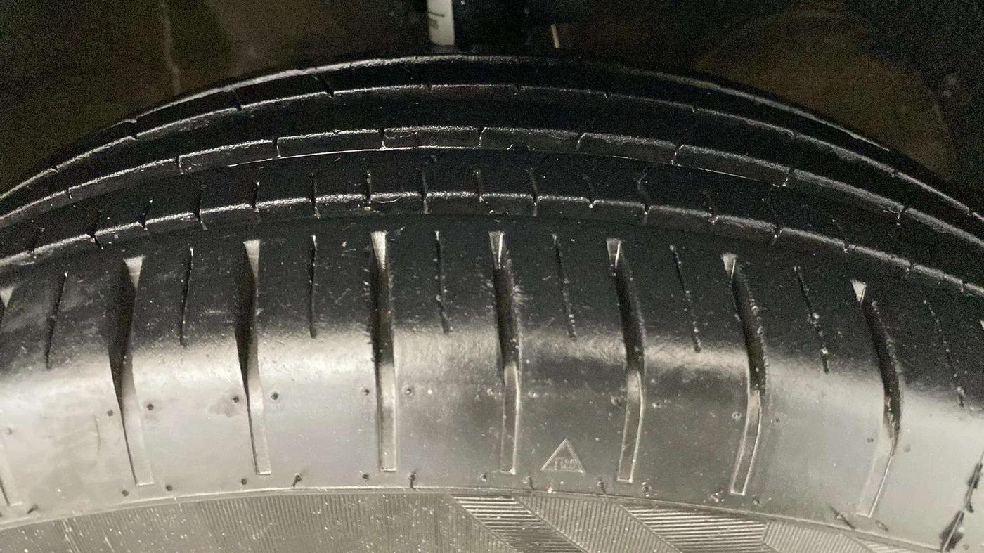 2018 Maruti Baleno DELTA PETROL 1.2, CNG, Manual, 87,034 km, Right Front Tyre Tread