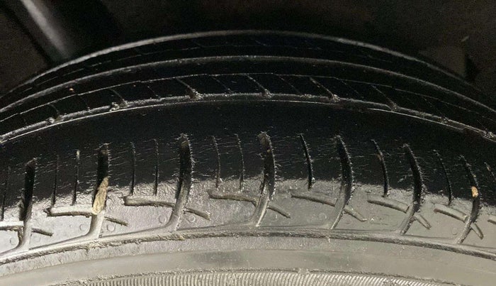 2018 Maruti Baleno DELTA PETROL 1.2, CNG, Manual, 86,919 km, Right Rear Tyre Tread