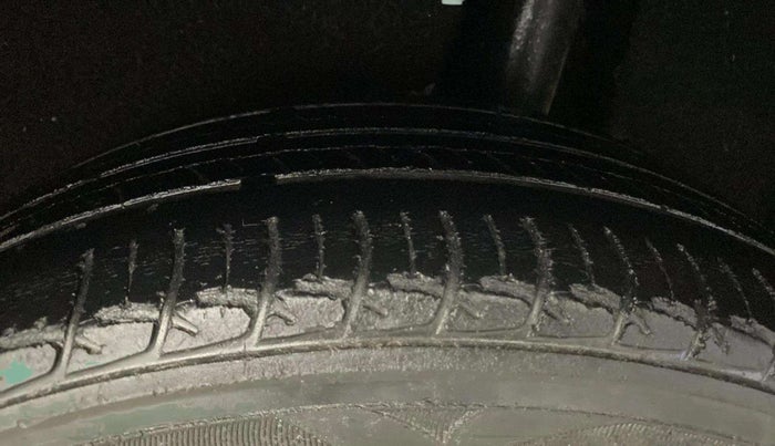 2018 Maruti Baleno DELTA PETROL 1.2, CNG, Manual, 86,919 km, Left Rear Tyre Tread