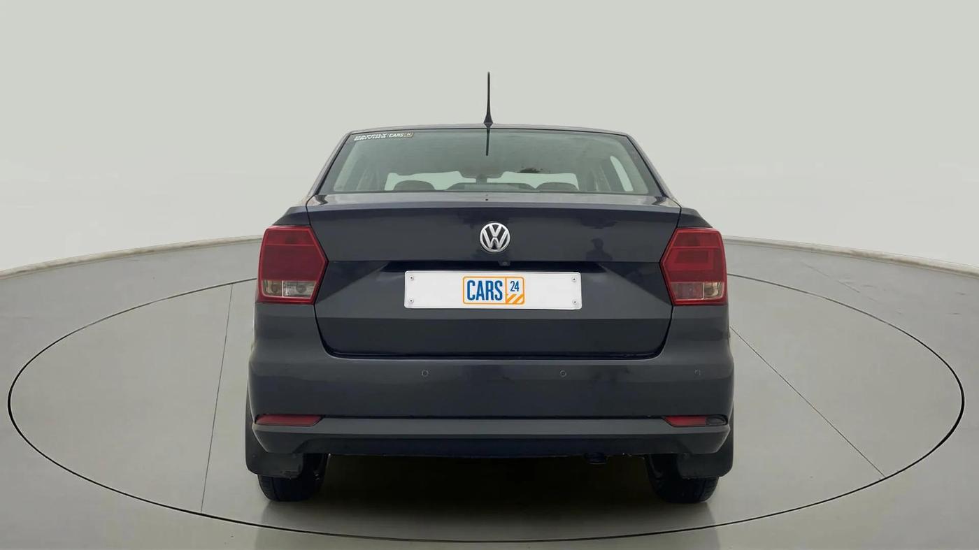 2016 Volkswagen Ameo HIGHLINE1.2L, Petrol, Manual, 1,00,724 km, Back/Rear