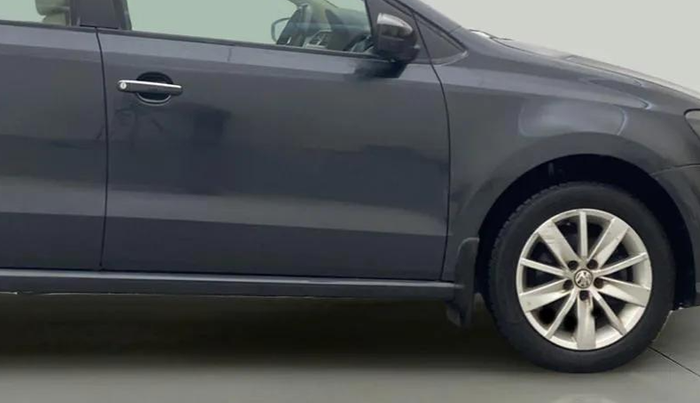 2016 Volkswagen Ameo HIGHLINE1.2L, Petrol, Manual, 1,00,614 km, Driver-side door - Minor scratches
